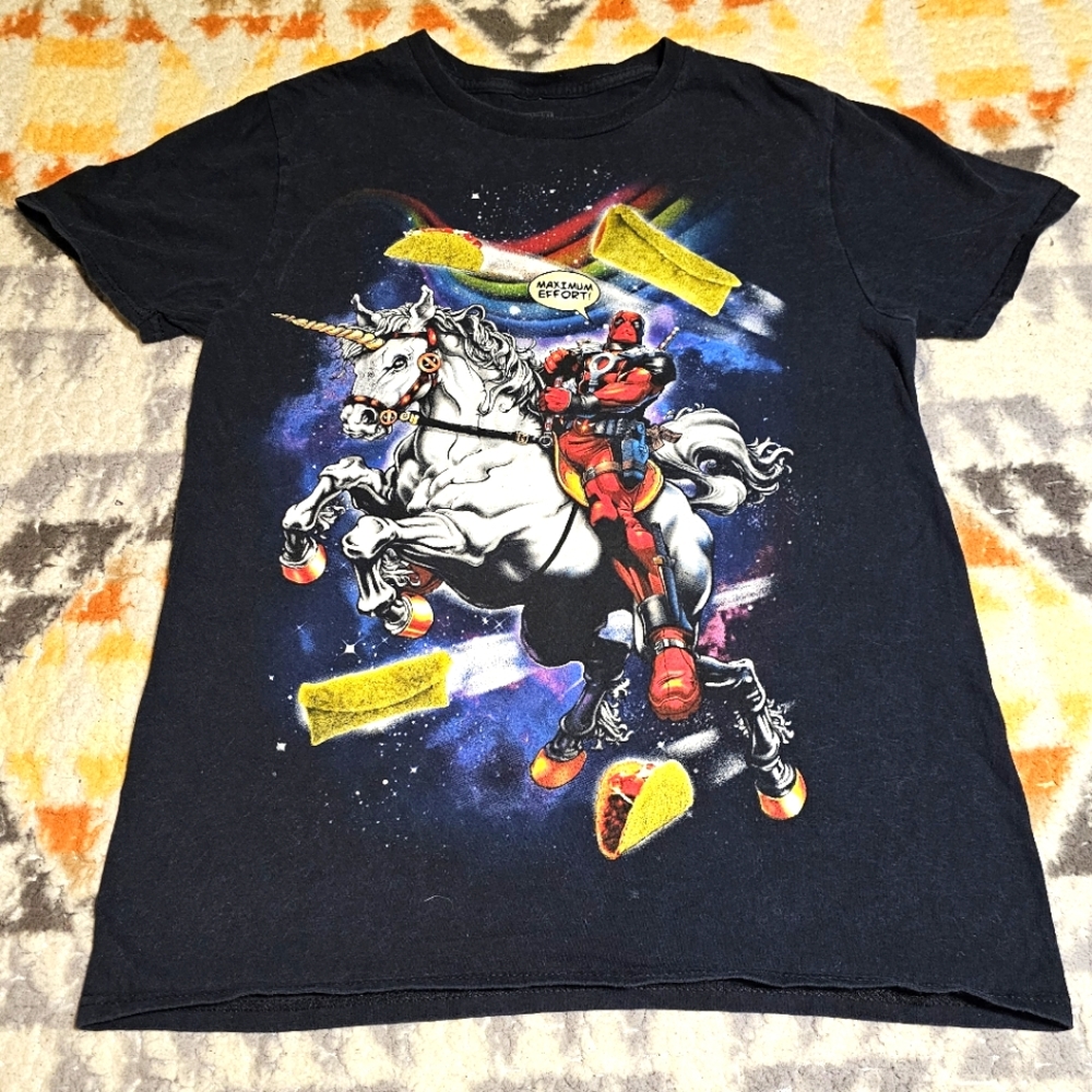 Marvel Deadpool Unicorn Rainbow taco t-shirt Sz small  B14